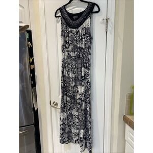 Elements Petite XL Dress Black and‎ White Silver Metallic Yolk